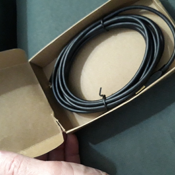 USB 2.0 A-Male to Micro B black charger cable 10 feet long. Android compatible. - Picture 4 of 9